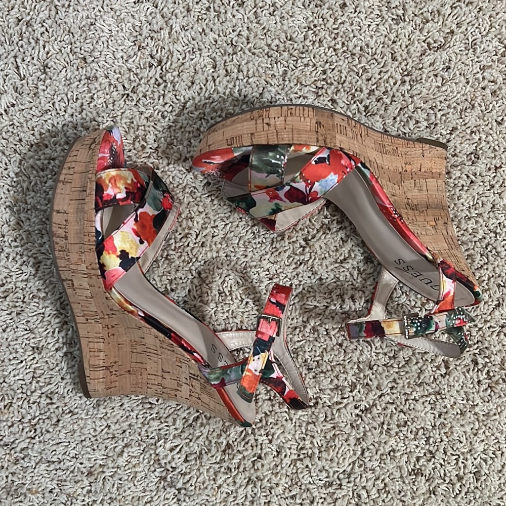Guess Floral Wedge Sandals (8) - Picture 7 of 10
